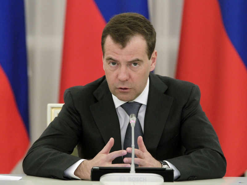 Медведев: в антикризисном плане денег на всех не хватит