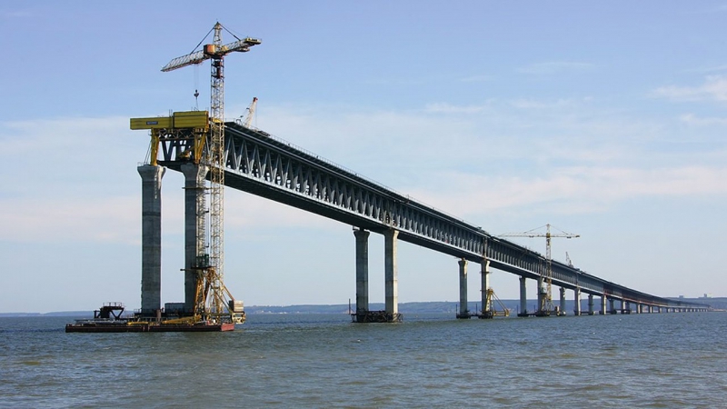 Мост через Керченский пролив введут в эксплуатацию в 2019 году